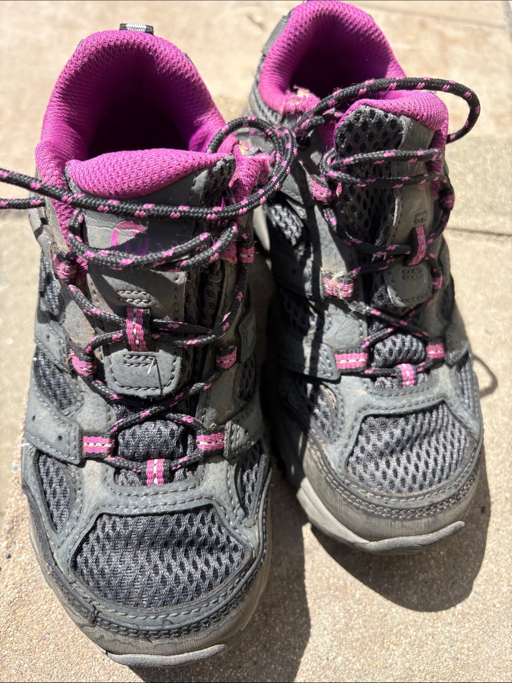 Merrell Kids Sneakers in Granite and Berry Moab 3 low hiking size 2. Worn twice.
